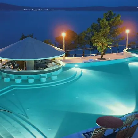 Amazing In With 2 Bedrooms, Wifi And Swimming Pool Appartamento *