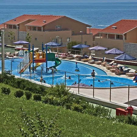 Amazing In With 2 Bedrooms, Wifi And Swimming Pool Appartamento *
