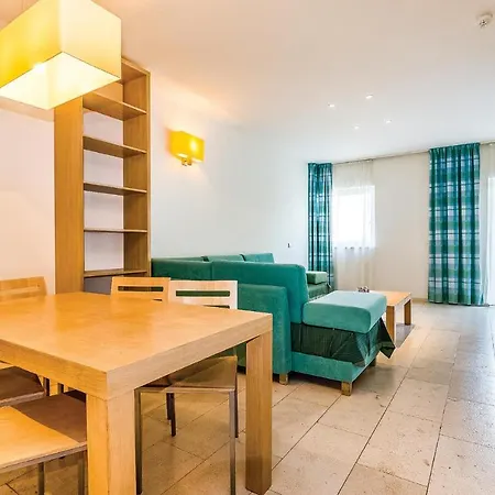 Appartamento Amazing In With 2 Bedrooms, Wifi And Swimming Pool Novi Vinodolski
