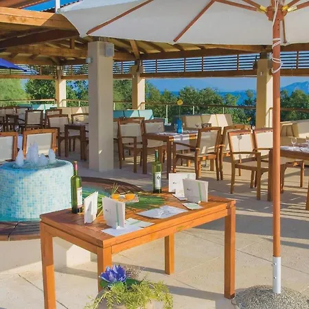Amazing In With 2 Bedrooms, Wifi And Swimming Pool Appartamento *