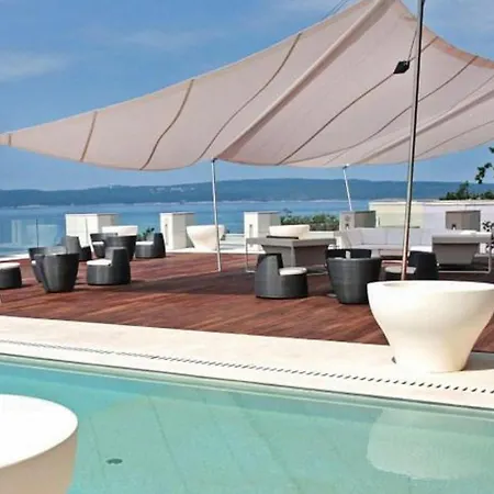 Amazing In With 2 Bedrooms, Wifi And Swimming Pool * Novi Vinodolski