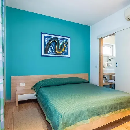 Amazing In With 2 Bedrooms, Wifi And Swimming Pool Appartamento Novi Vinodolski